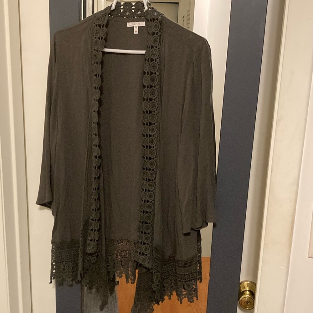 Maurice’s size medium kimono olive green